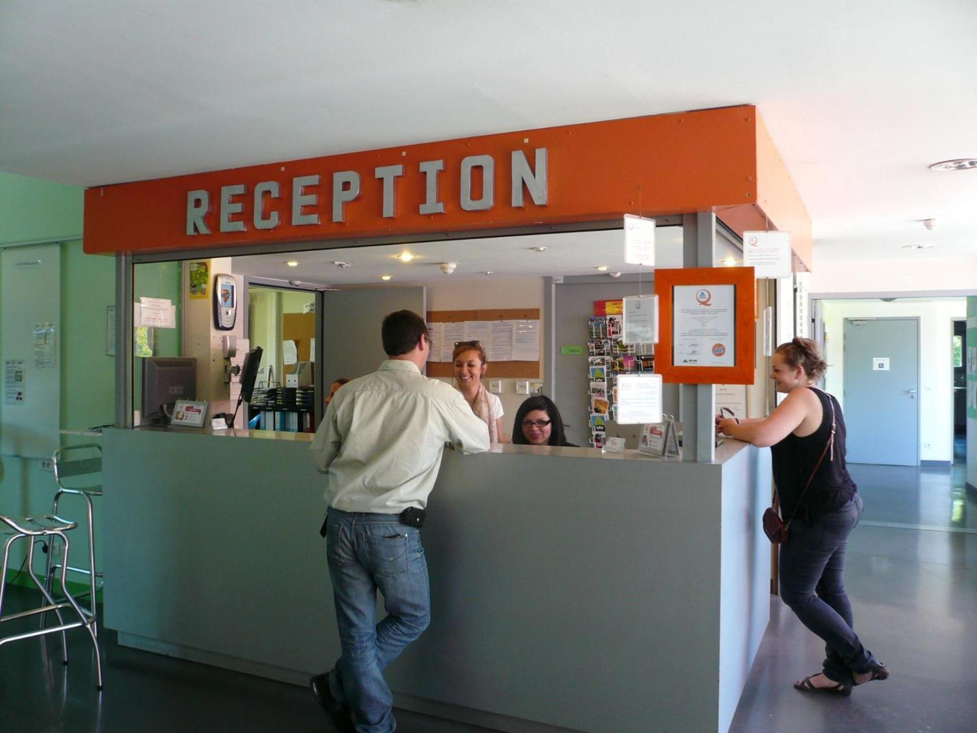 Échirolles Auberge De Jeunesse Hi Grenoble מראה חיצוני תמונה